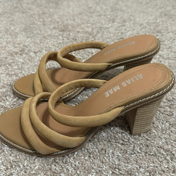 Alias Mae - Picture 2 of 7